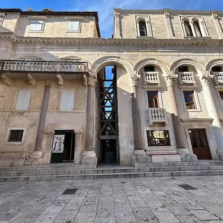 Largo In The Heart Of Diocletian Palace Apartment Split